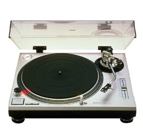 Technics SL-1200 MK2 — vue 1