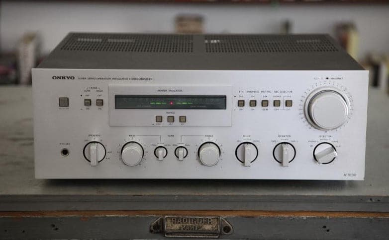 ONKYO A-7090 — vue 1