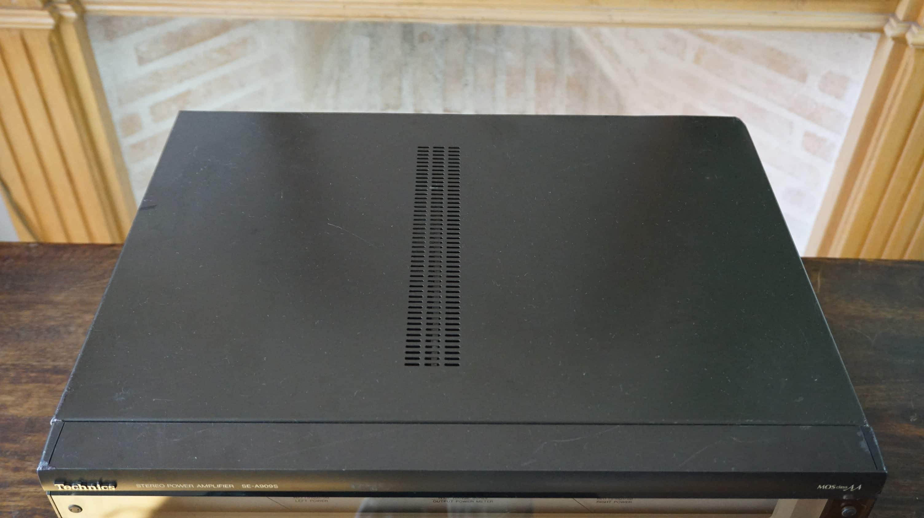 Technics Stereo Power Amplifier SE-A909S — vue 3