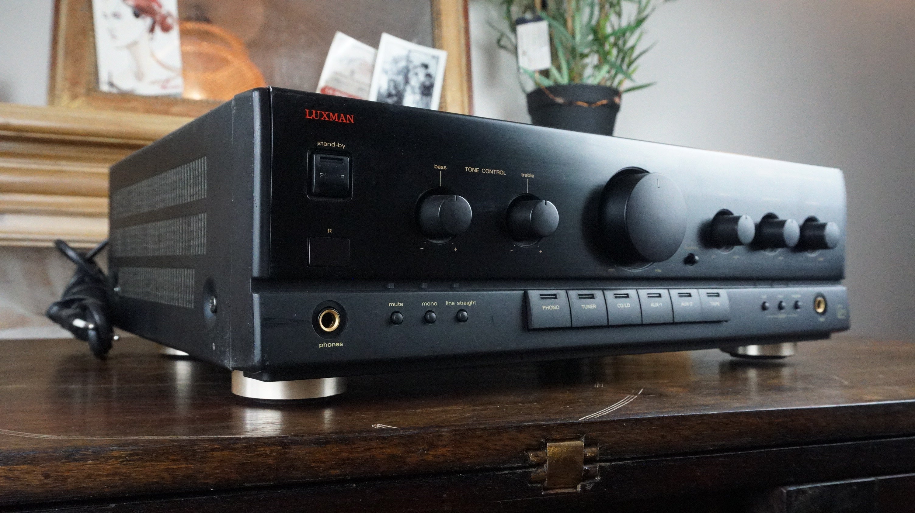 Luxman Stereo Integrated amplifier A-225 — vue 2