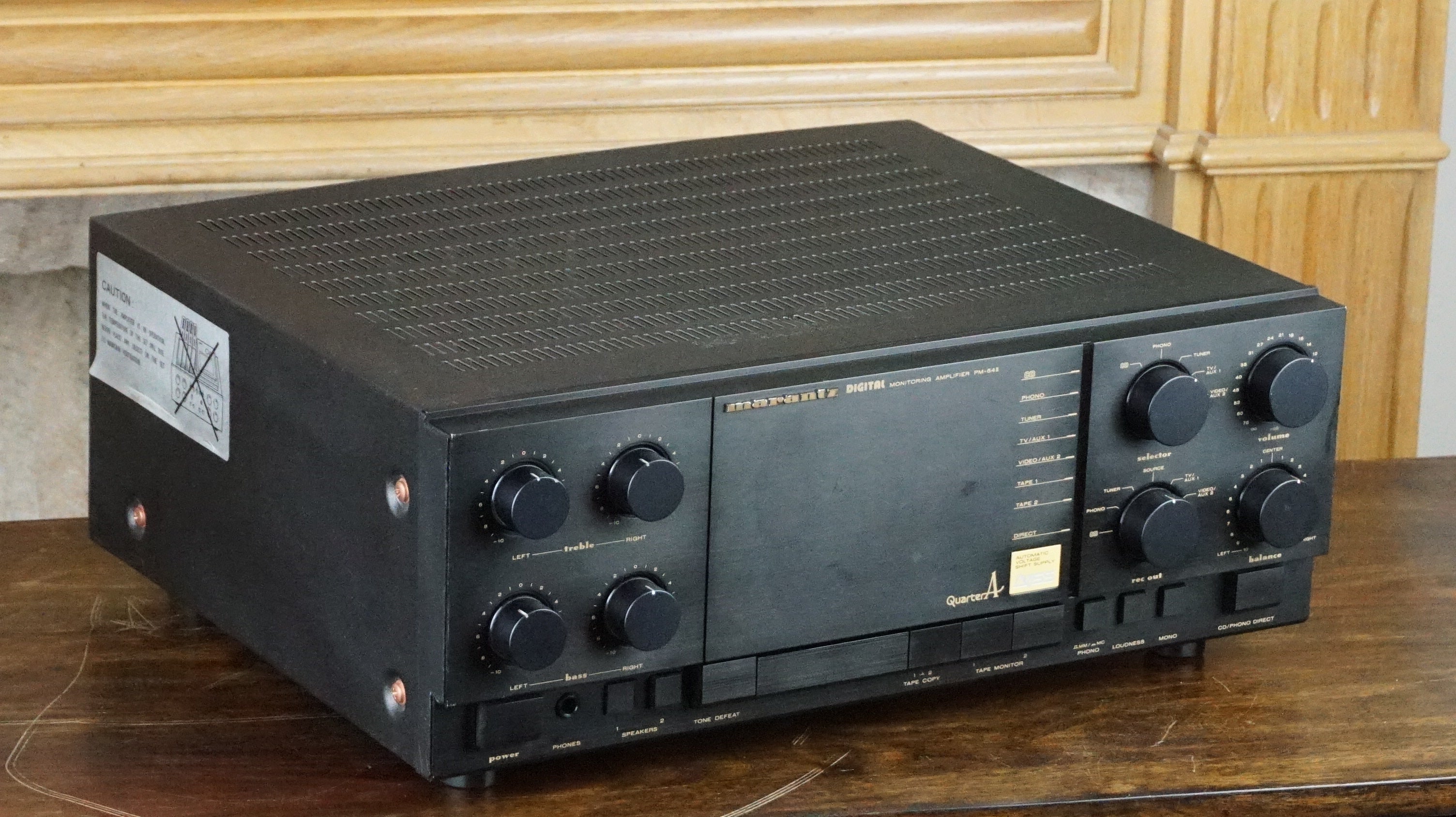 Marantz Monitoring amplifier PM-64E — vue 1