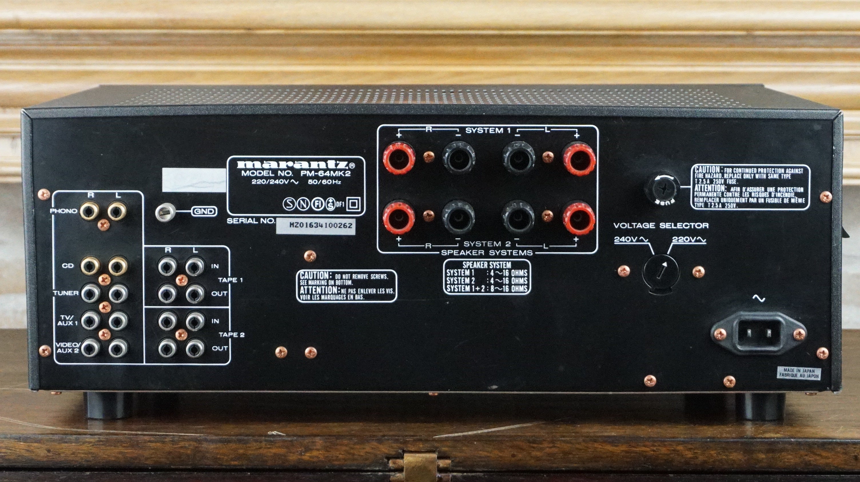 Marantz Monitoring amplifier PM-64E — vue 3