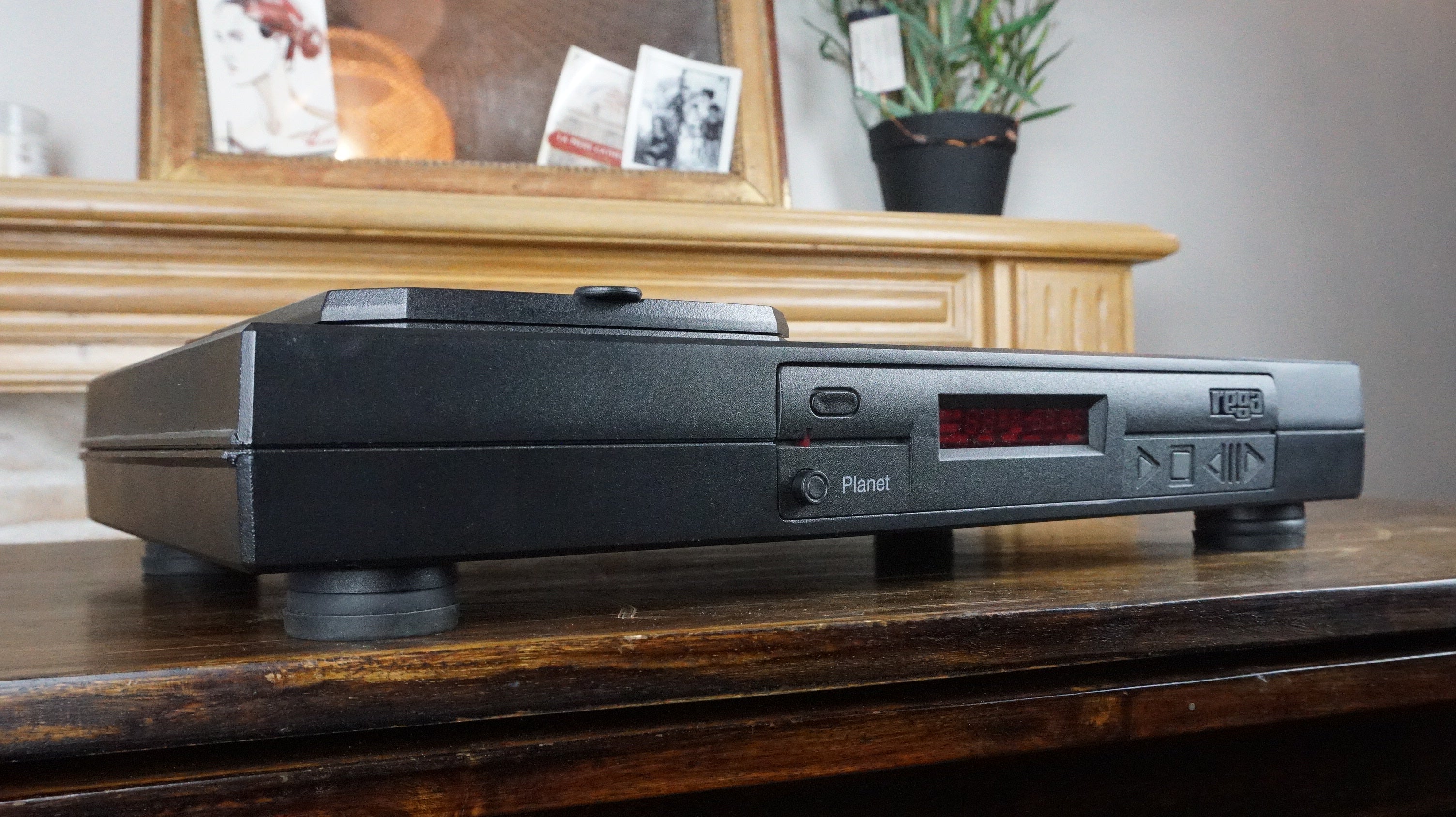 Rega Planet CD player — vue 2