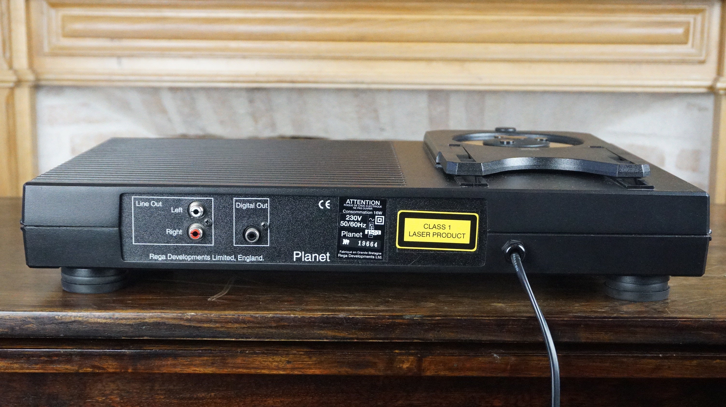 Rega Planet CD player — vue 3
