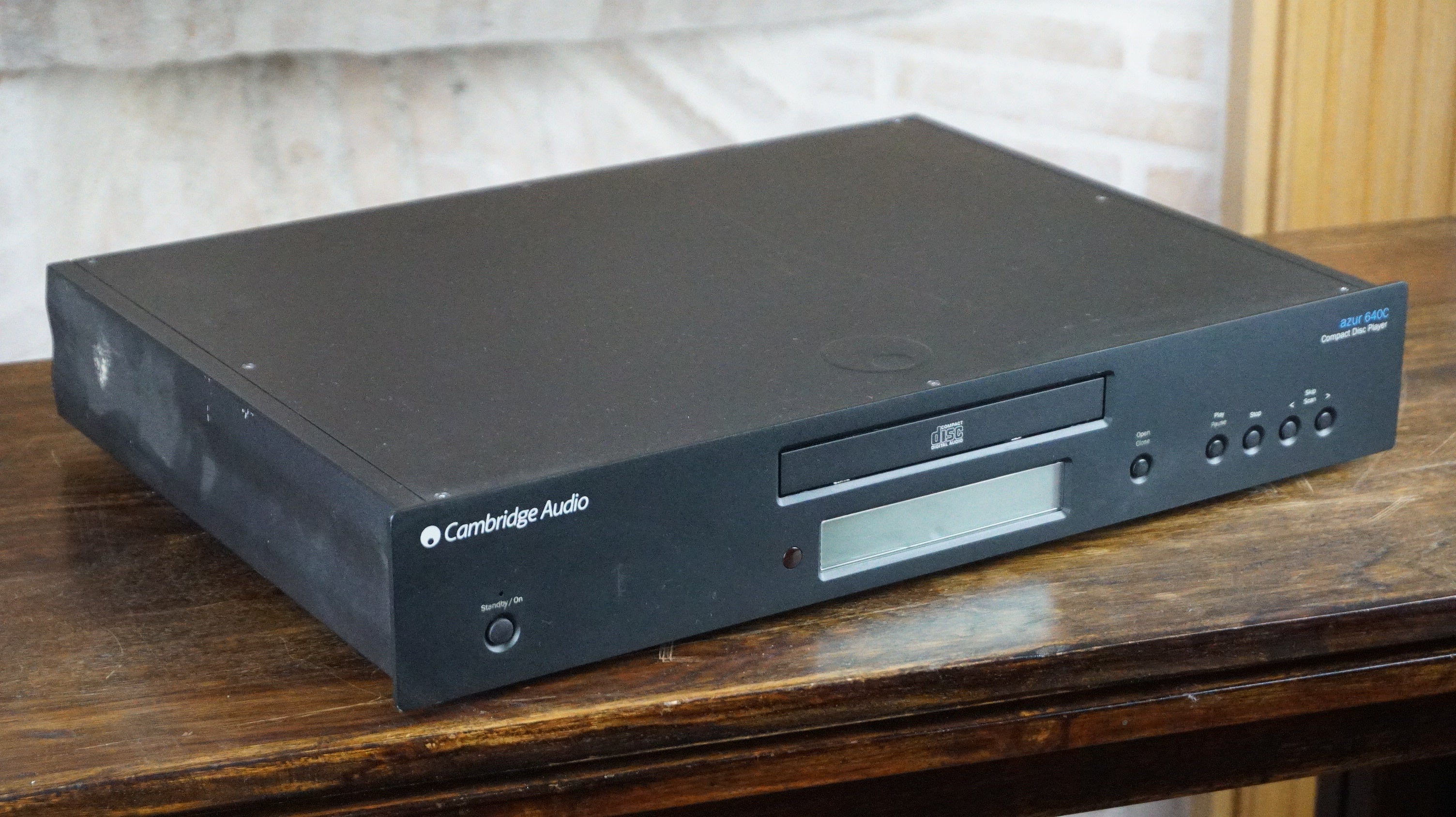 Cambridge Audio Azur 640C — vue 1