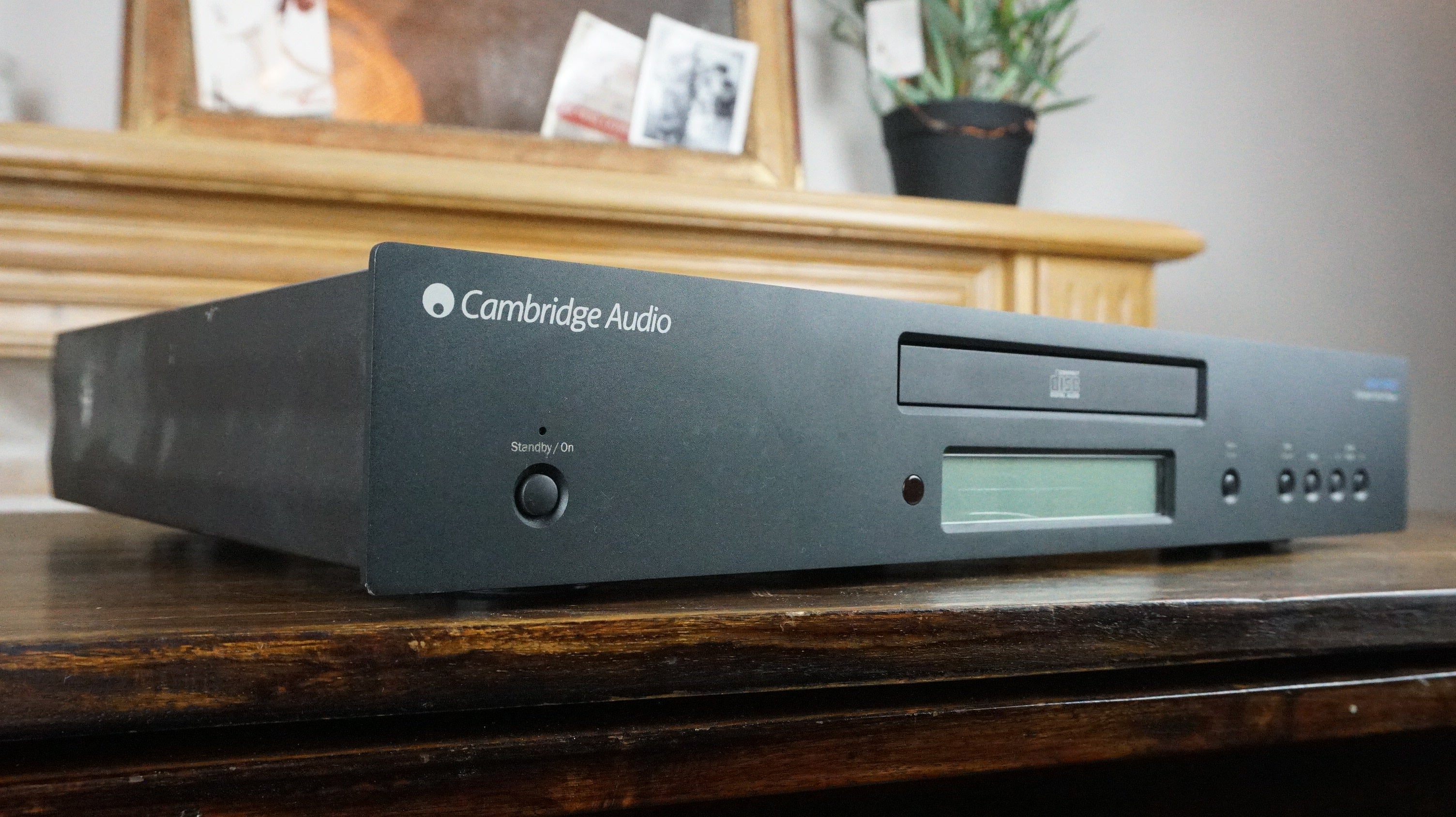 Cambridge Audio Azur 640C — vue 2