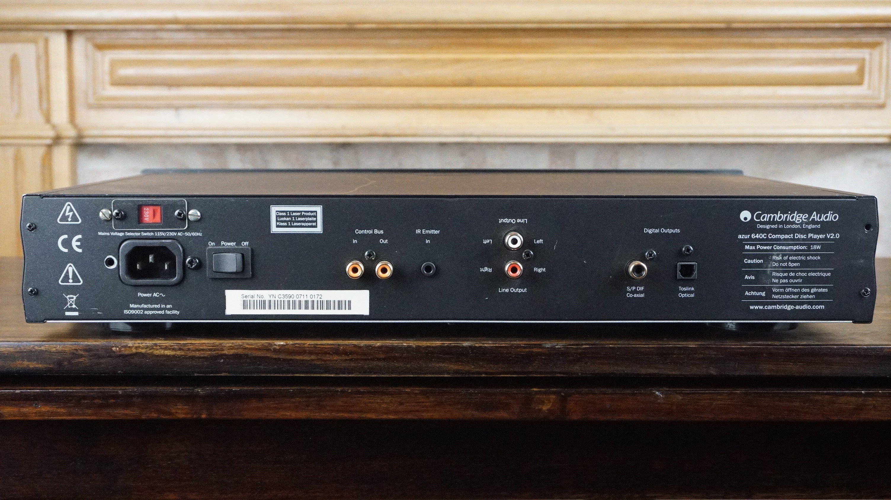 Cambridge Audio Azur 640C — vue 3