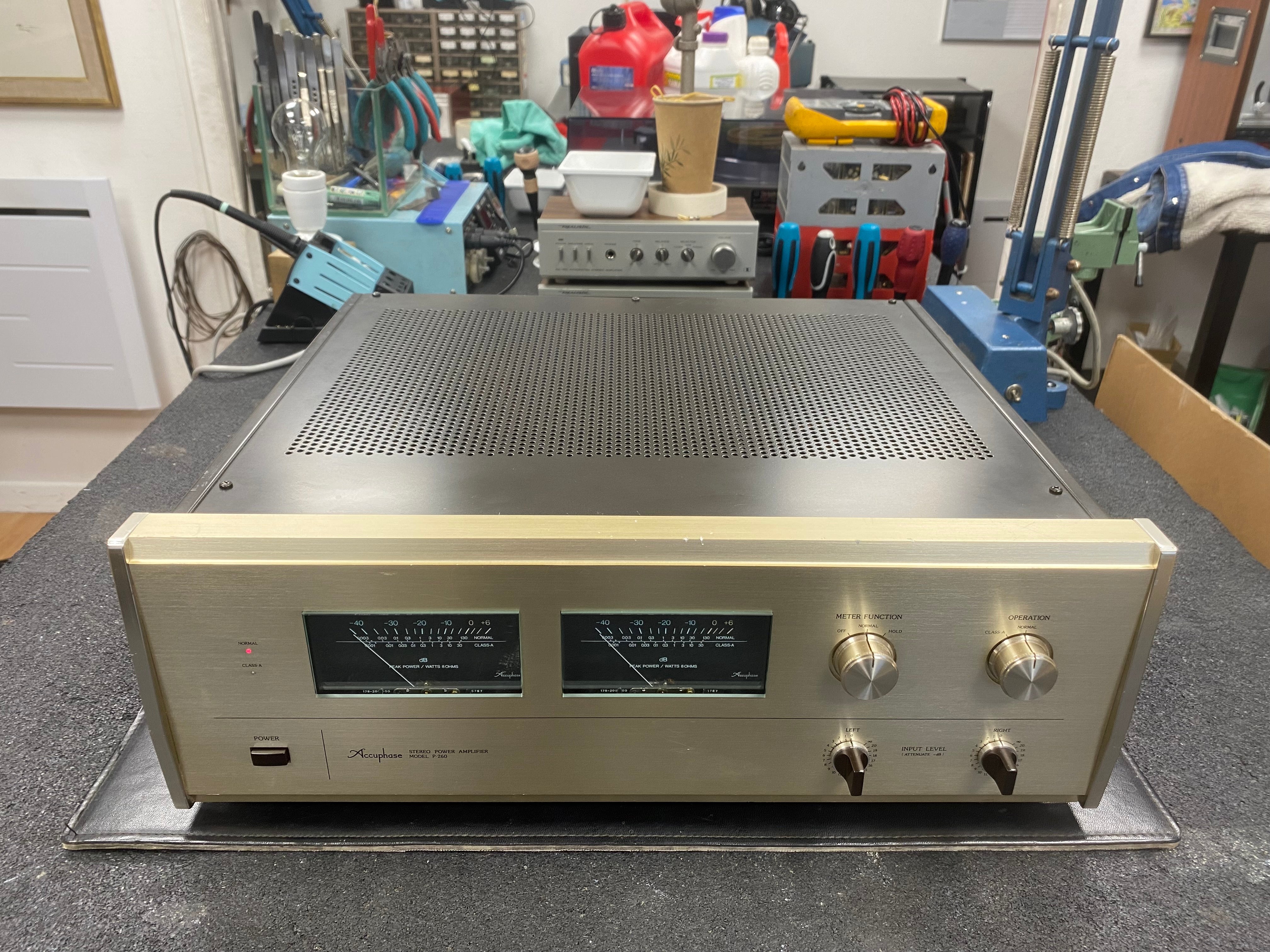 Accuphase stéréo power P260 — vue 2
