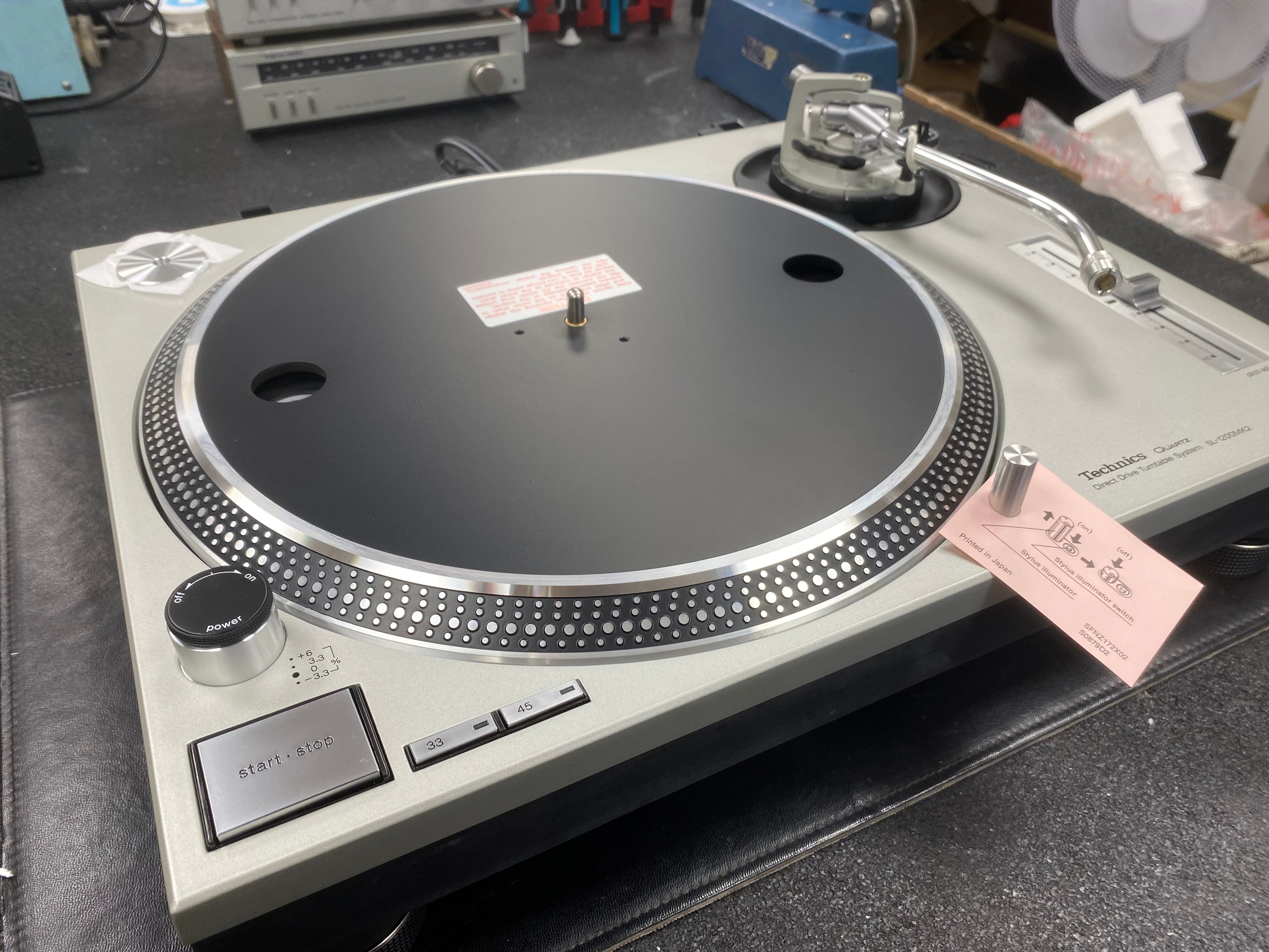 Technics SL 1200 MK2 — vue 2
