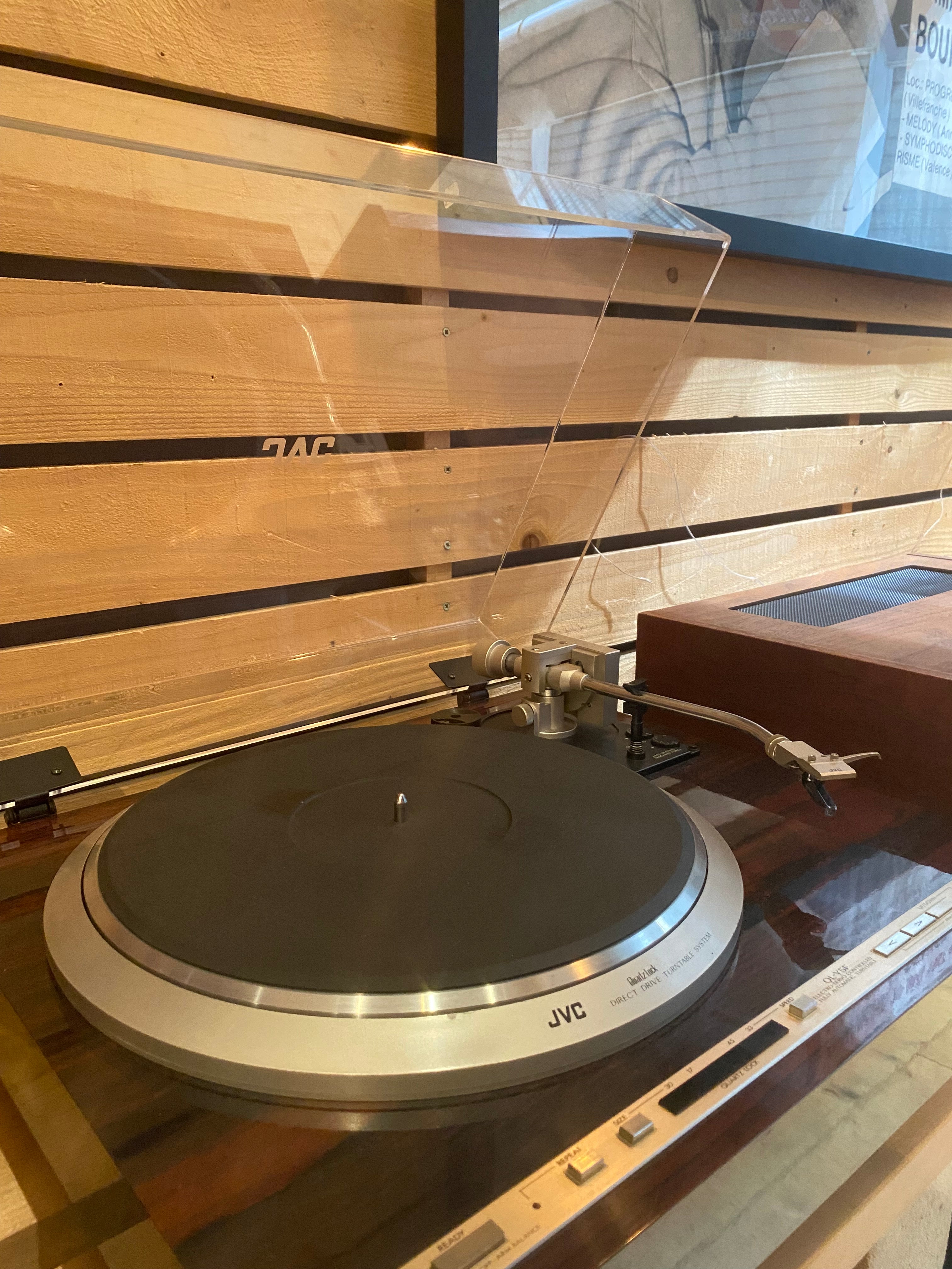 JVC QL-Y5F — vue 3