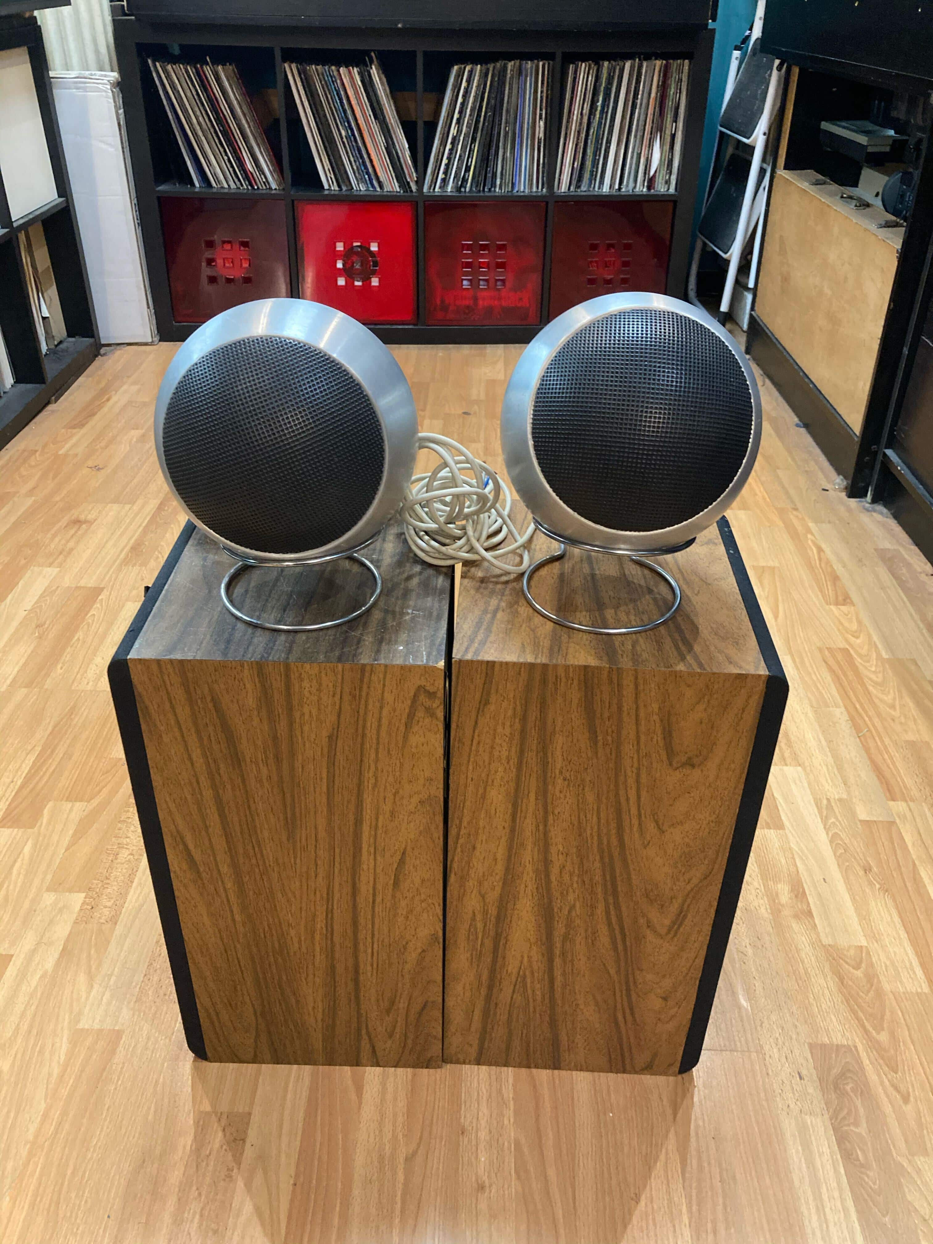 Collection Globe Grundig Kugel Boxen 210a — vue 1