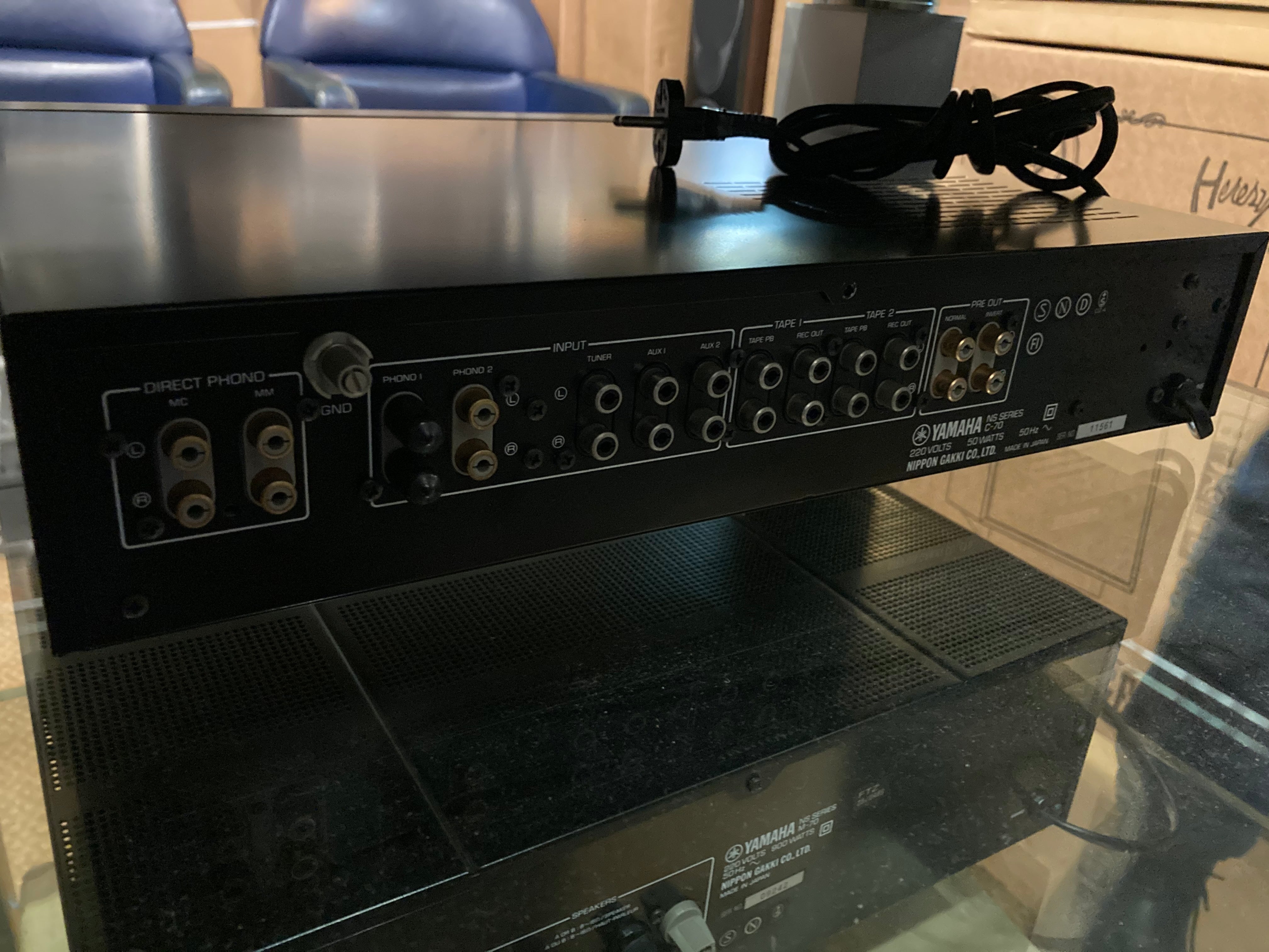 Yamaha C-70 et N-70 — vue 3