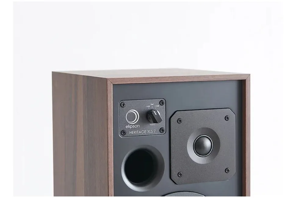Heritage XLS 7, vue 4