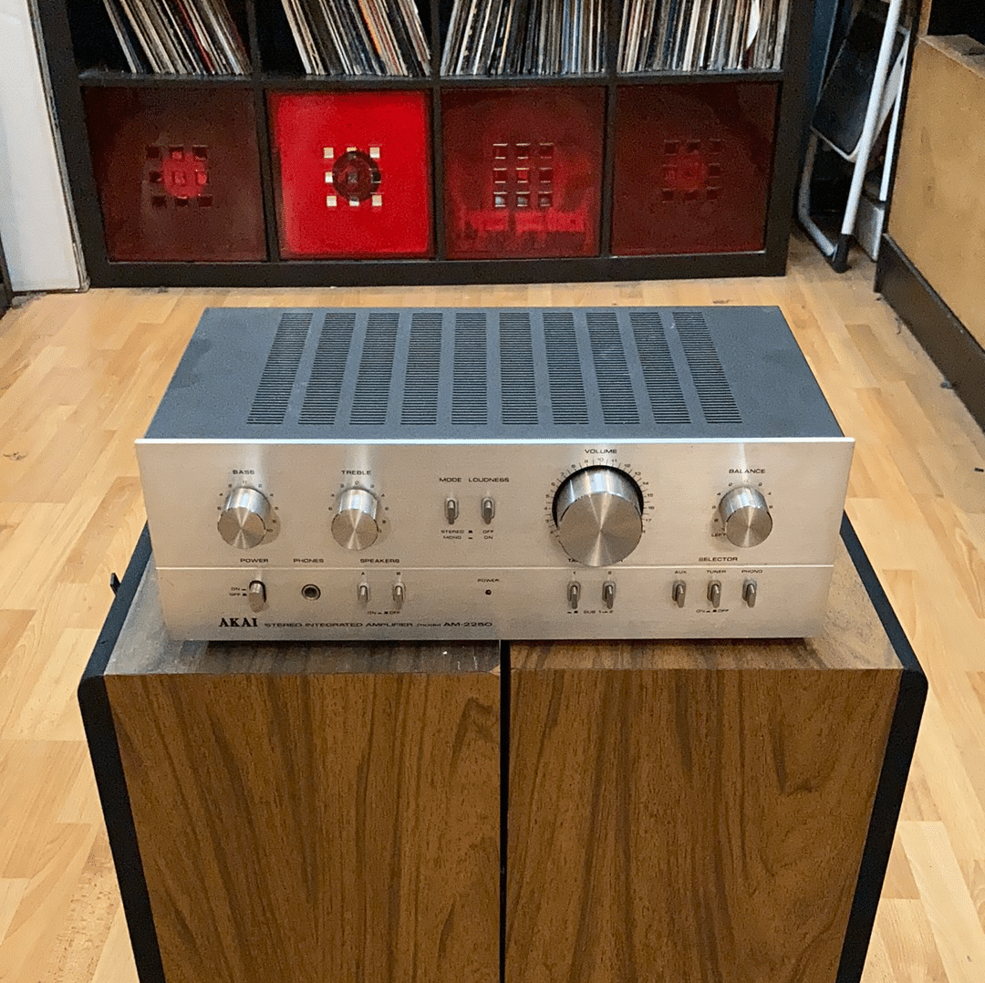 AKAI AM-2250 — vue 1
