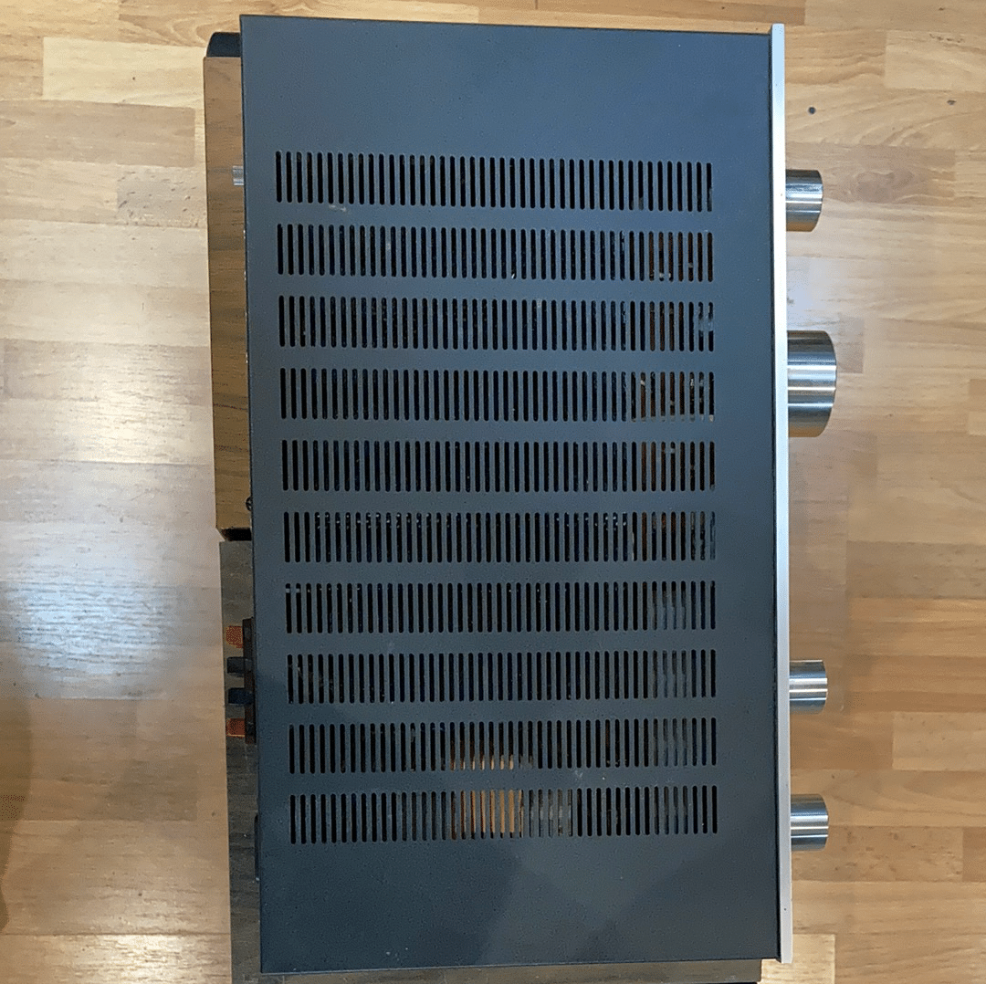 AKAI AM-2250 — vue 3