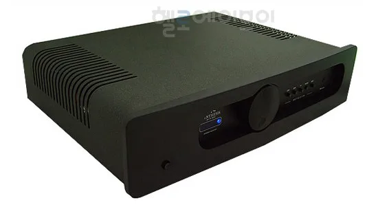 Synthesis Magnum 100 Amplificateur intégré stéréo — vue 1