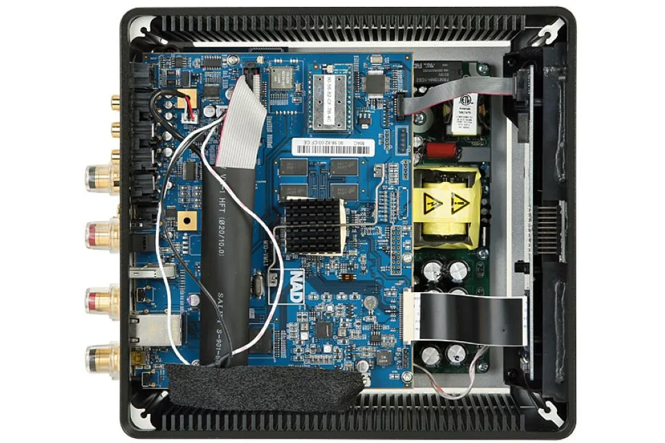 NAD M10 v3 Amplificateur intégré stéréo connecté — vue 4